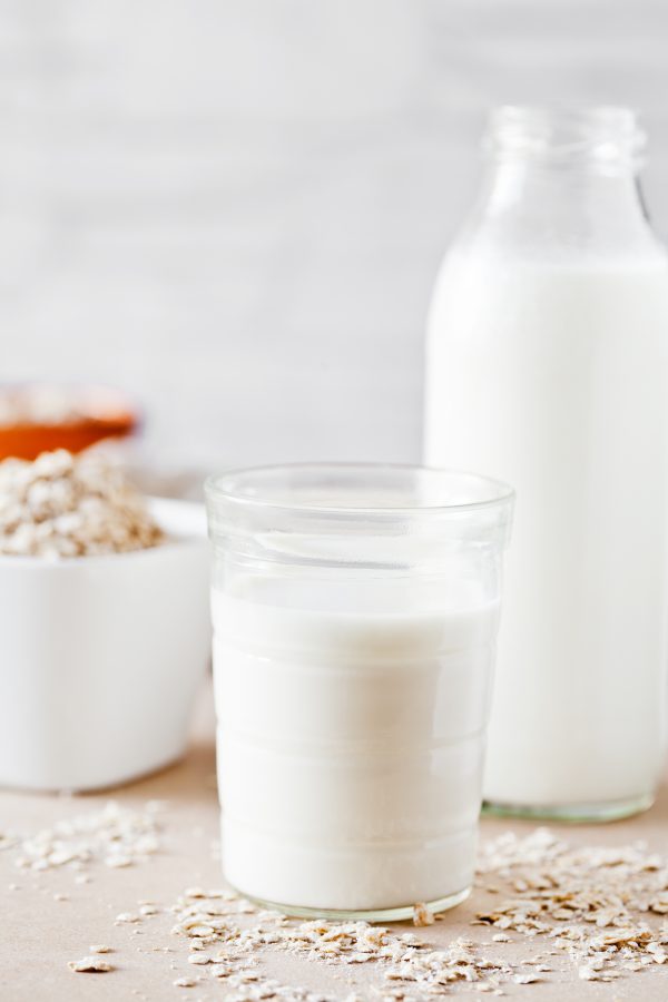 vegan milk - oat milk